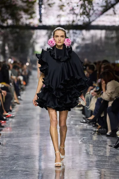 Look 9